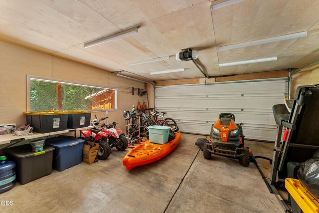 6907 Bear Branch Road, Rogue River, OR 97537