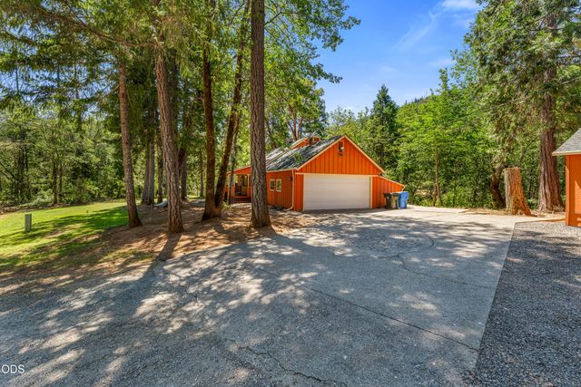 6907 Bear Branch Road, Rogue River, OR 97537