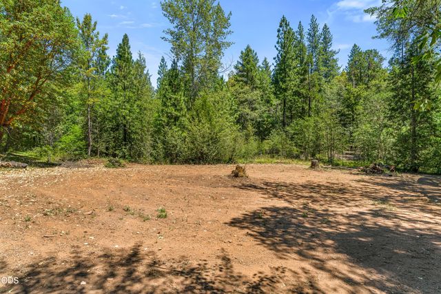 6907 Bear Branch Road, Rogue River, OR 97537