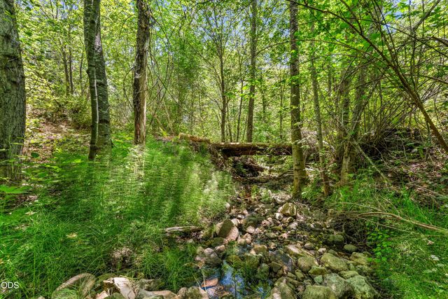 6907 Bear Branch Road, Rogue River, OR 97537