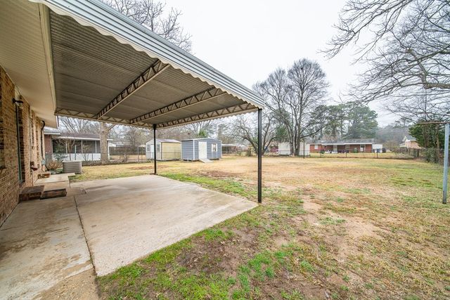 1031 E Crockett Drive, Columbus, GA 31904