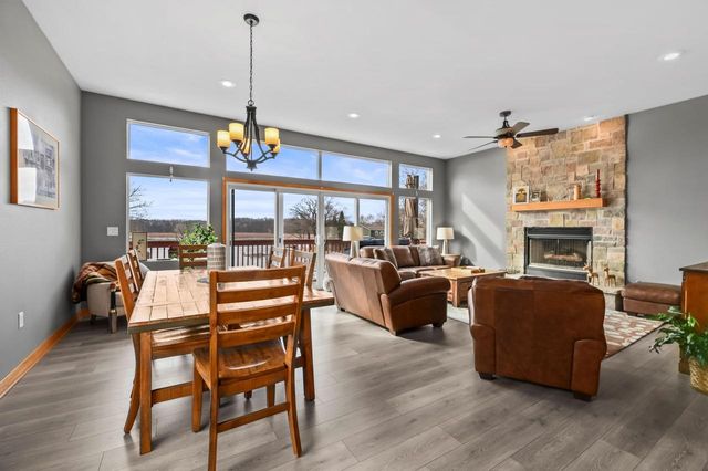 29149 White Oak LANE, Waterford, WI 53185