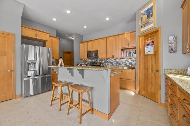 29149 White Oak LANE, Waterford, WI 53185