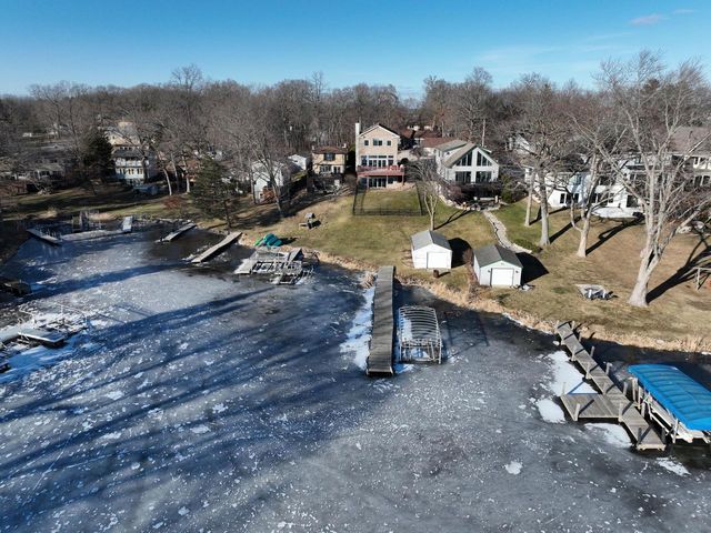 29149 White Oak LANE, Waterford, WI 53185