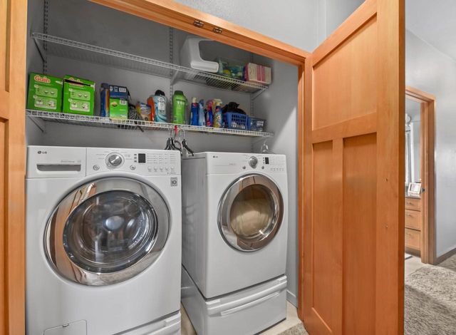 29149 White Oak LANE, Waterford, WI 53185