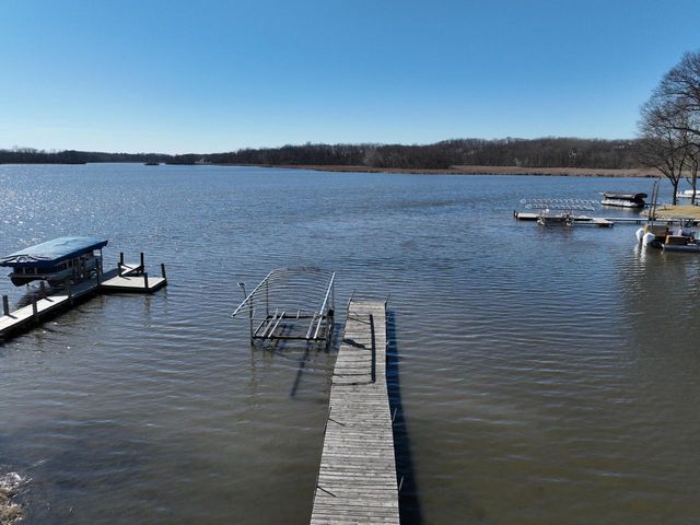 29149 White Oak LANE, Waterford, WI 53185