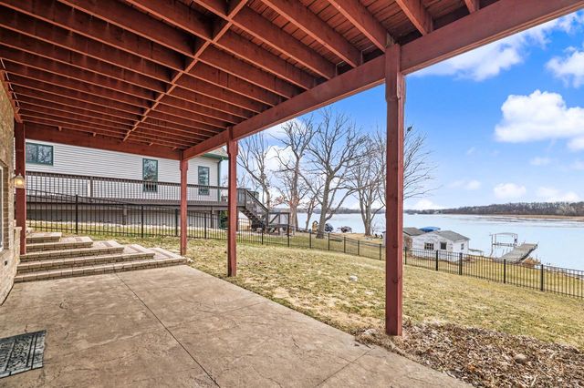 29149 White Oak LANE, Waterford, WI 53185