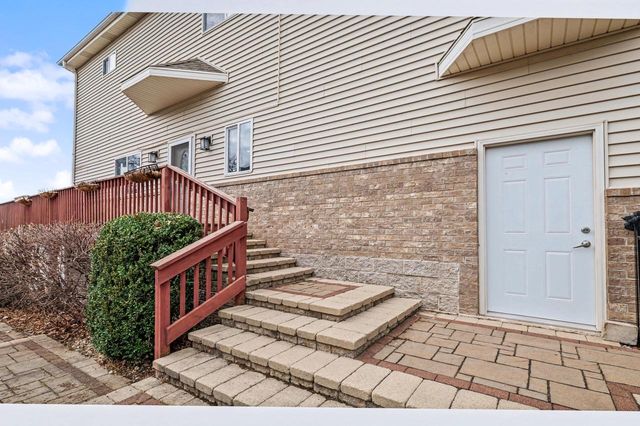 29149 White Oak LANE, Waterford, WI 53185