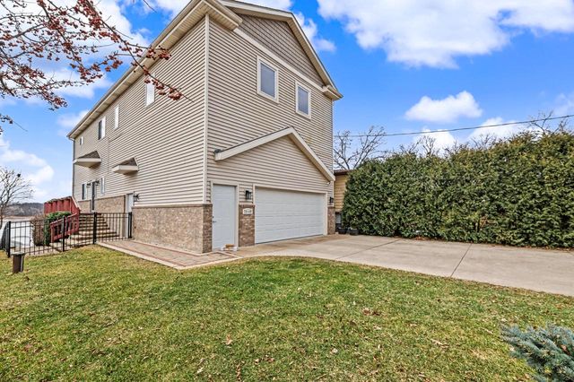 29149 White Oak LANE, Waterford, WI 53185