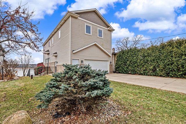 29149 White Oak LANE, Waterford, WI 53185