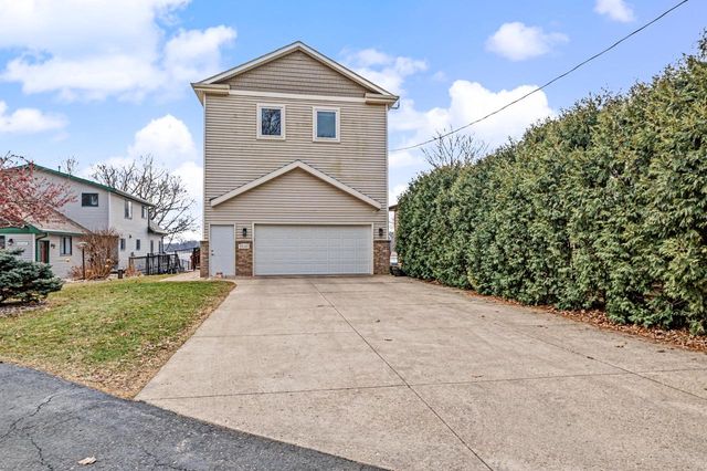 29149 White Oak LANE, Waterford, WI 53185