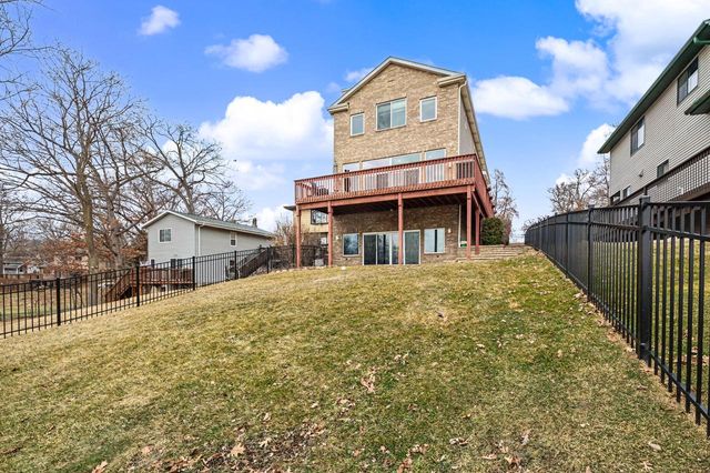 29149 White Oak LANE, Waterford, WI 53185