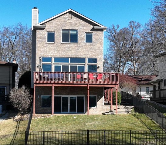 29149 White Oak LANE, Waterford, WI 53185
