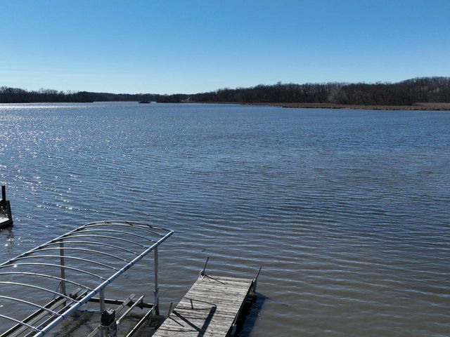 29149 White Oak LANE, Waterford, WI 53185