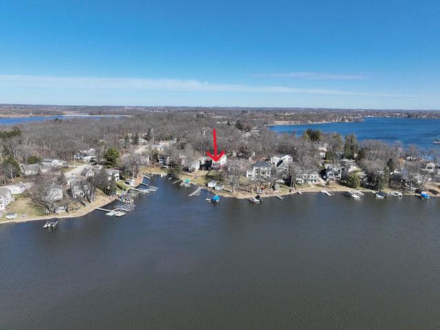 29149 White Oak LANE, Waterford, WI 53185