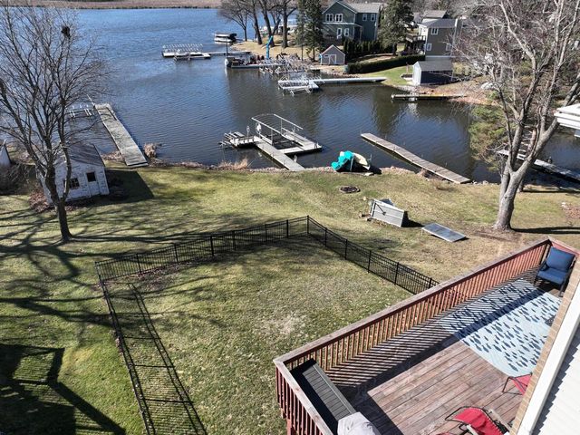 29149 White Oak LANE, Waterford, WI 53185