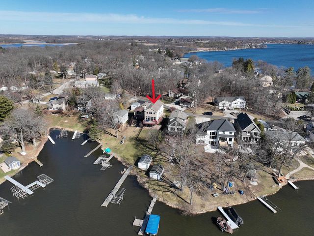 29149 White Oak LANE, Waterford, WI 53185