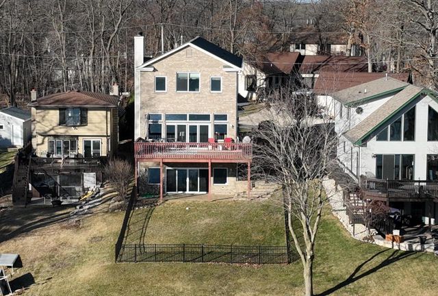 29149 White Oak LANE, Waterford, WI 53185