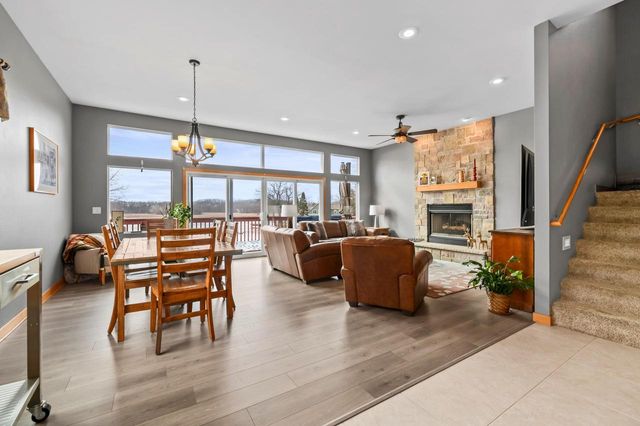 29149 White Oak LANE, Waterford, WI 53185