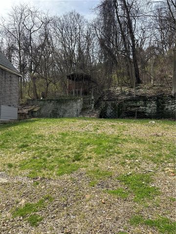 809 Davis Ave, Mckees Rocks, PA 15136