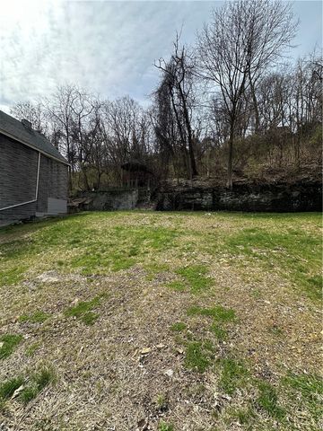 809 Davis Ave, Mckees Rocks, PA 15136