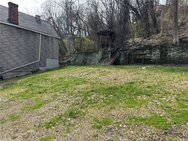 809 Davis Ave, Mckees Rocks, PA 15136