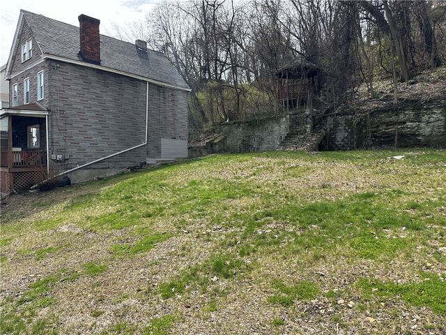 809 Davis Ave, Mckees Rocks, PA 15136