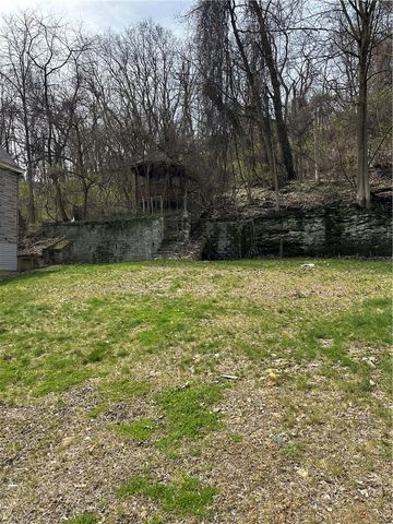 809 Davis Ave, Mckees Rocks, PA 15136