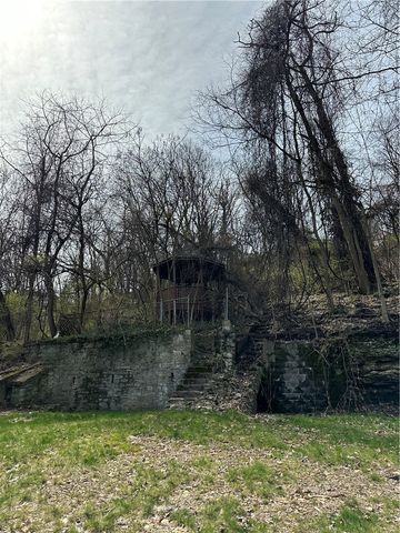 809 Davis Ave, Mckees Rocks, PA 15136