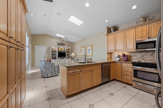 3878 N Longview Drive, Jupiter, FL 33477