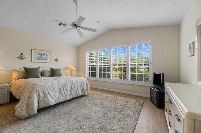 3878 N Longview Drive, Jupiter, FL 33477