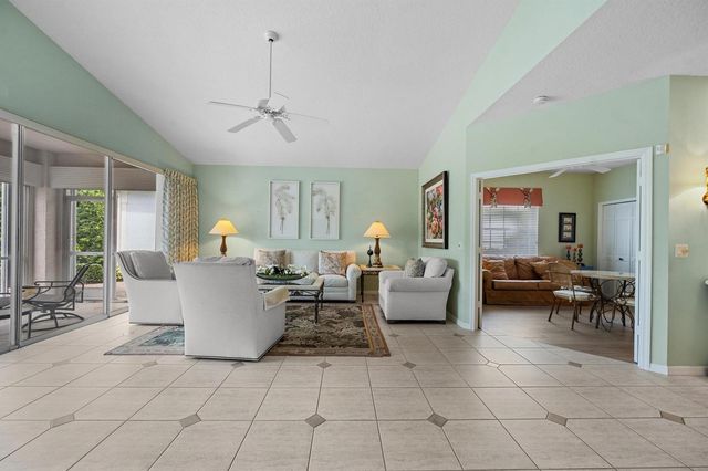 3878 N Longview Drive, Jupiter, FL 33477