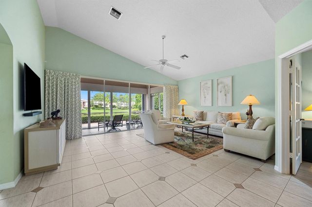 3878 N Longview Drive, Jupiter, FL 33477