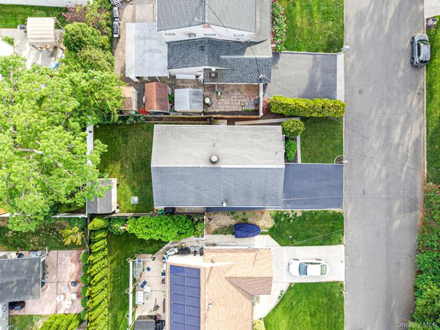 6 Atlantic Street, Holtsville, NY 11742