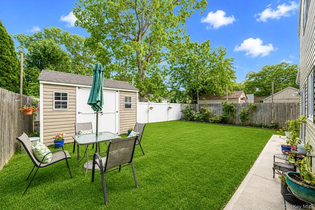 6 Atlantic Street, Holtsville, NY 11742