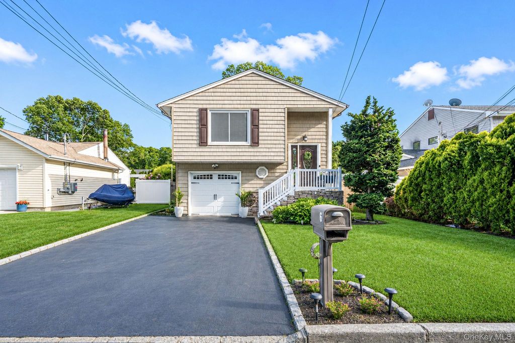 6 Atlantic Street, Holtsville, NY 11742