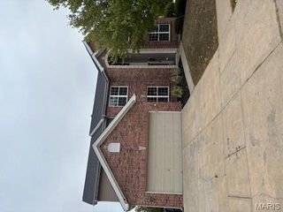 1028 Pierpoint Lane, St Charles, MO 63303