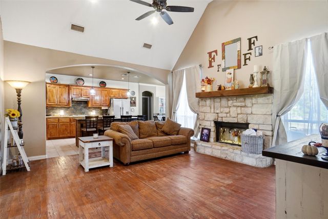 108 Wooley Court, Weatherford, TX 76085