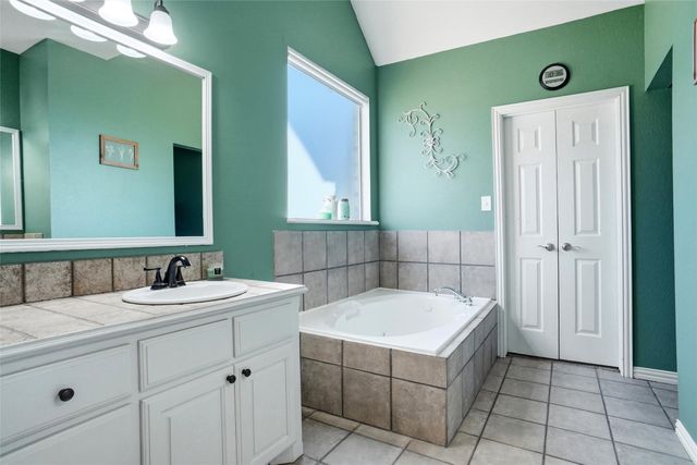 108 Wooley Court, Weatherford, TX 76085