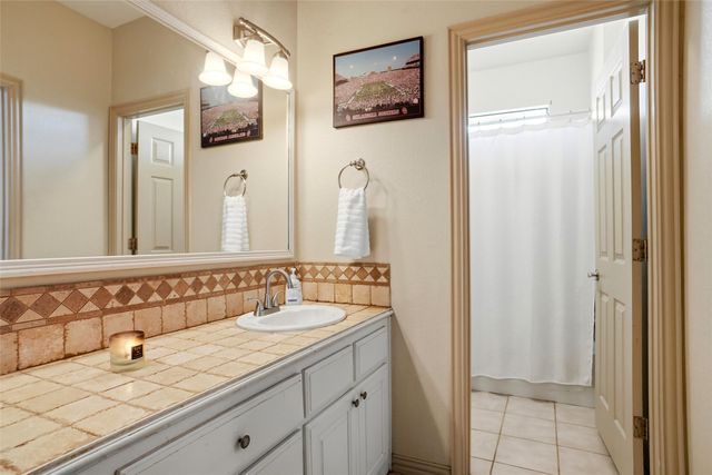 108 Wooley Court, Weatherford, TX 76085