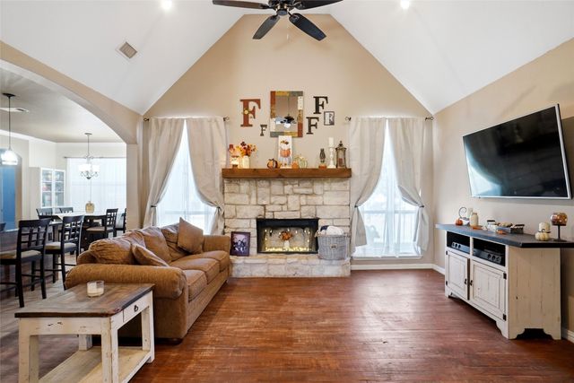 108 Wooley Court, Weatherford, TX 76085