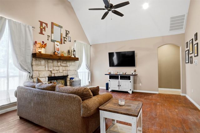 108 Wooley Court, Weatherford, TX 76085