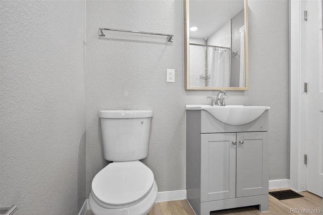 842 Grove Street, Denver, CO 80204