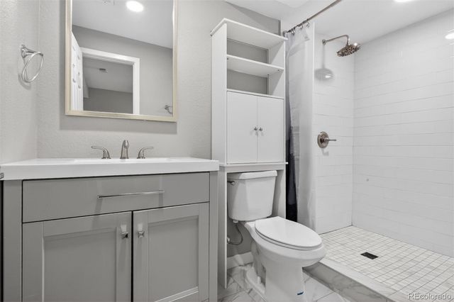 842 Grove Street, Denver, CO 80204