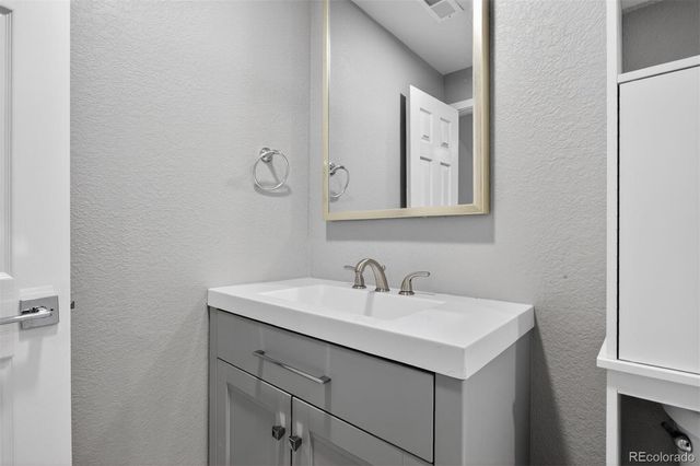 842 Grove Street, Denver, CO 80204