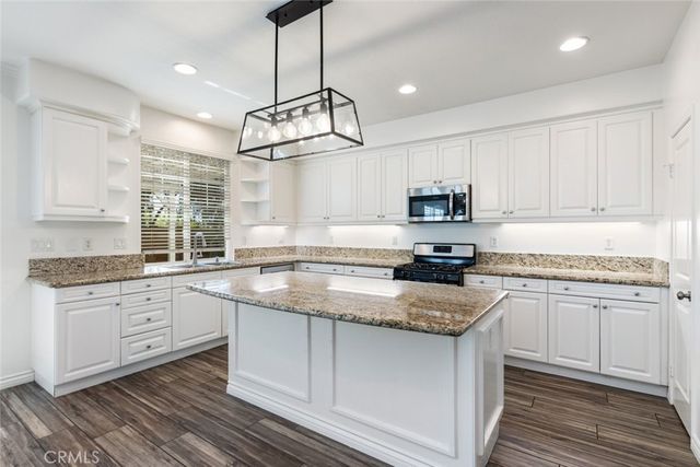 40102 Portsmouth, Temecula, CA 92591