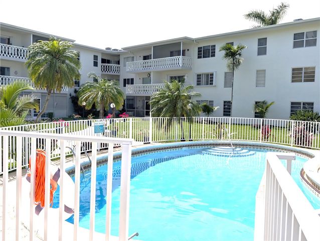 450 Golden Isles Dr 2C, Hallandale Beach, FL 33009