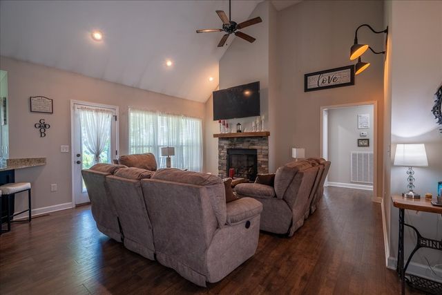 460 Ables Ln, Pulaski, TN 38478