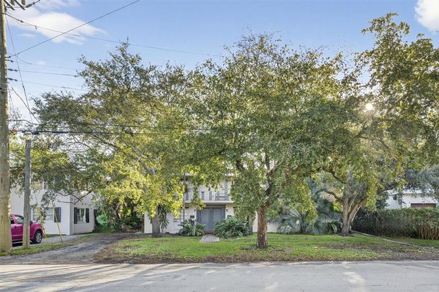 4855 University Dr, Coral Gables, FL 33146