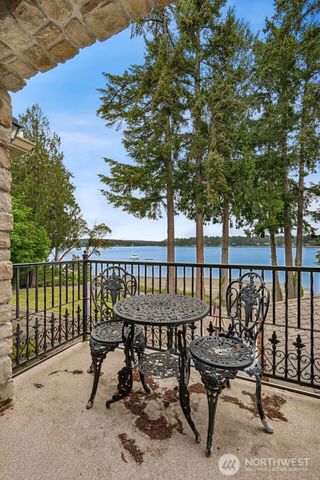 3538 Sunset Beach Drive NW, Olympia, WA 98502